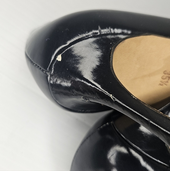 Authentic Manolo Blahnik Navy Blue Patent Leather Classic Pumps Size 35.5 - Picture 8 of 10